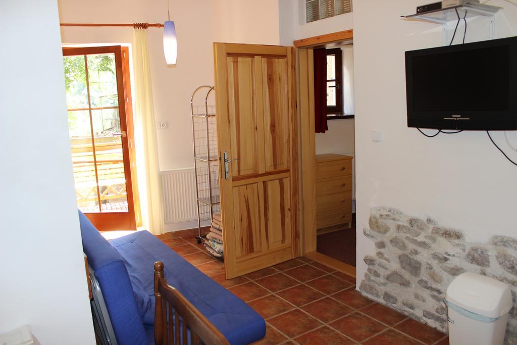 Penzion Gomelska Apartment Horni Stropnice Luaran gambar